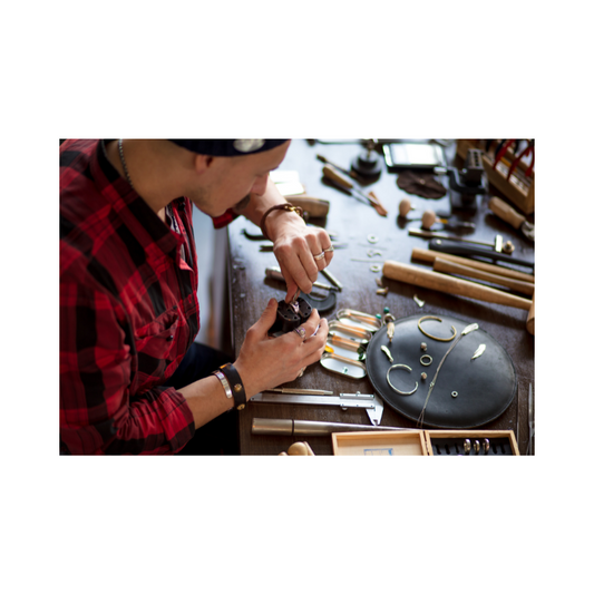 Titanium Inoxidable en Joyas: Compromiso y Estilo de Modesty