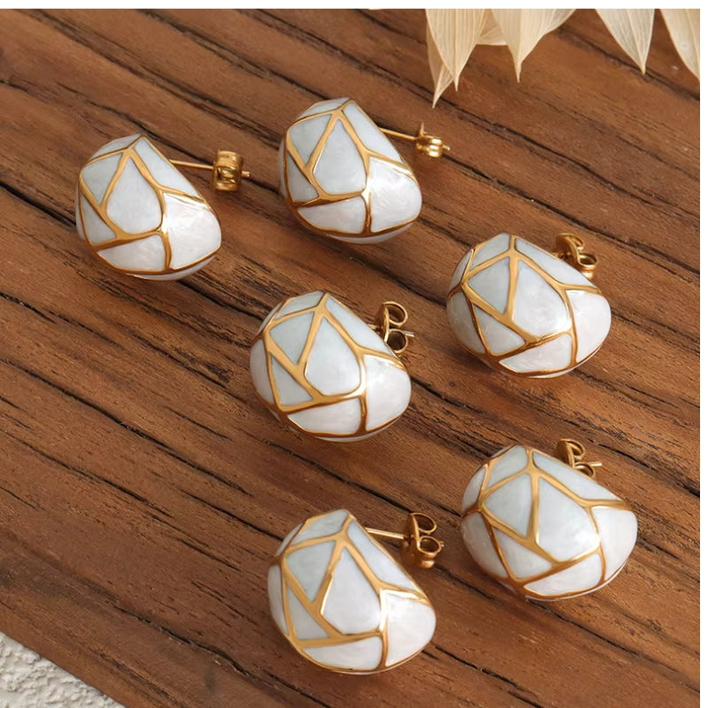 Pendientes Grandes en Titanium Esmaltados que no cambian de color- Blanco y Negro
