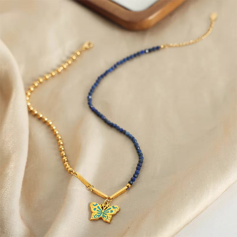 Collar de Titanium Inoxidable de Mariposa con Lapislázuli: Un Toque de Elegancia y Transformación