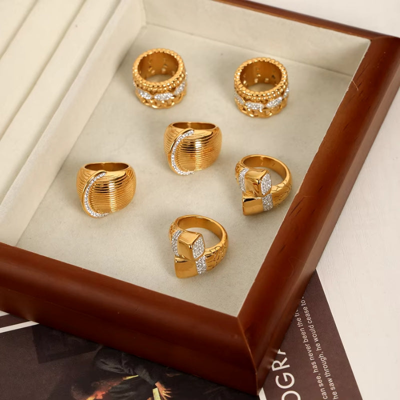 Anillo de Banda Ancha que no se Oxida – Lujo y Durabilidad para la Mujer Moderna
